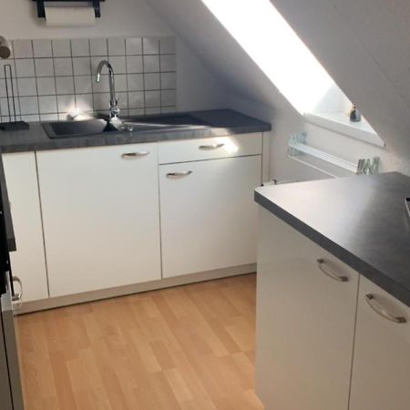 Zimmer In Wohnung, Monteure, Zentral, Enger Exteriör bild